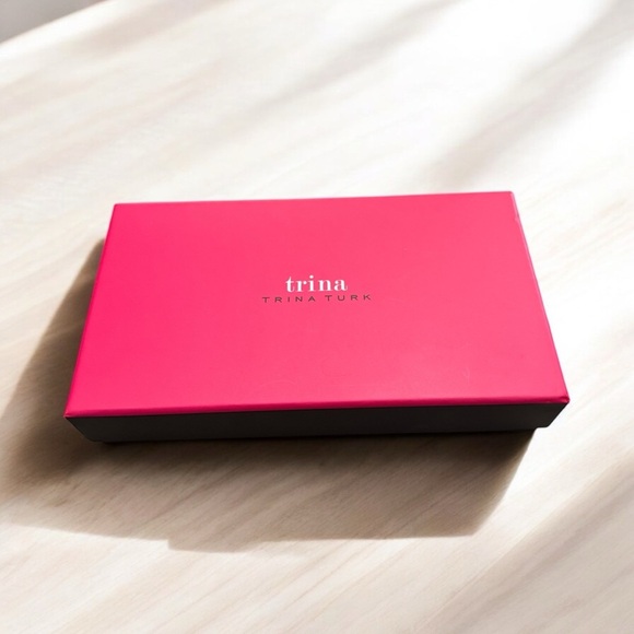 Trina Turk Wallet – Color Multi Flower- New with Box - Picture 5 of 5